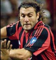 Ancelotti Ingin Pertahankan Vieri 