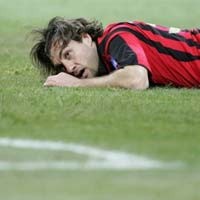 Vieri Menunggu Keputusan