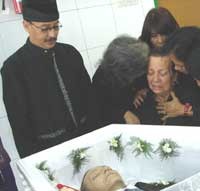 Avi Kembali ke Kodratnya, Keluarga Bahagia