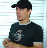 Mantan Tunangan Avi Hadiri Pemakaman