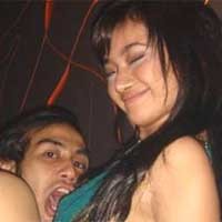 Ratu Felisha Dikerjain Sepupu