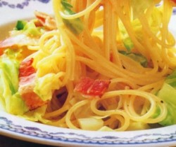 Menyajikan Spaghetti yang Lezat