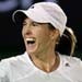 Tekuk Sharapova, Henin ke Final