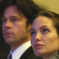 Brad Pitt Pesan Cincin Kawin!