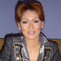 Inul Siap Cuma Makan Pakai Kecap