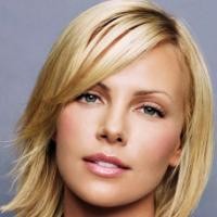 Payudara Kecil, Charlize Theron Gagal Main Film