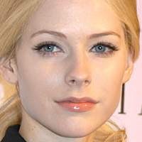 Avril Lavigne Makin Serabutan 