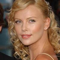 Charlize Theron Tak Ingin Menikah