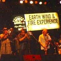 Earth, Wind & Fire Masih Memukau