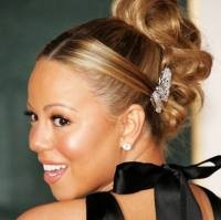 Dihujani Kritik, Mariah Carey Cuek