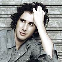 Main Film, Josh Groban Batal ke Jakarta