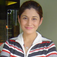 Monica Oemardi: Dunia Hiburan = Lingkaran Setan