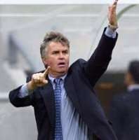Hiddink Tak Minat Bicarakan Tim Inggris 