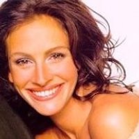 Julia Roberts Buru Gosip Brad Pitt