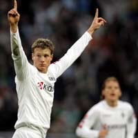 Gladbach Naik ke Urutan Enam