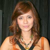 Aline: Foto Bugil? Nanti Dulu!