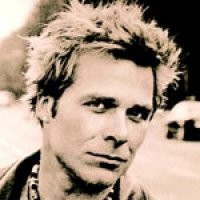 Nonton Mike Tramp, Cuma Rp 20 Ribu