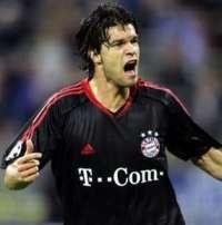 Bayern Akui Sulit Pertahankan Ballack