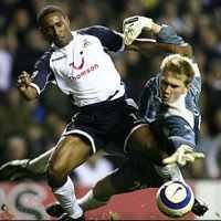 Robbie Keane Menangkan Spurs