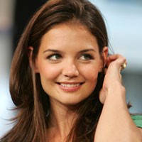 Katie Holmes Tiru Nicole Kidman?