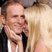 Michael Bolton Duet Bareng Nicolette Sheridan
