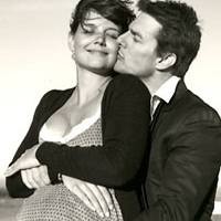 Katie Holmes Lahirkan Bayi Perempuan