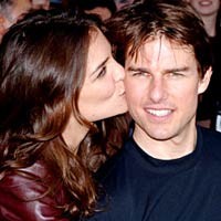 Tom Cruise Tunda Pekerjaan
