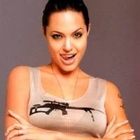 Tercantik, Jolie Kalah Seksi dari Keira Knightley