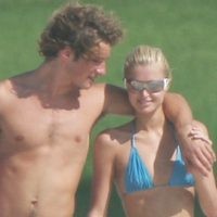 Lindsay Lohan Rebut Pacar Paris Hilton?