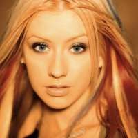 Christina Aguilera Nyaman Tanpa Busana