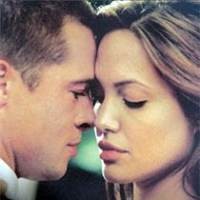 Angelina Jolie Tolak Pinangan Brad Pitt