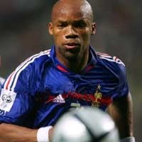 Newcastle Kurang Berprestasi, Boumsong Malah Senang  
