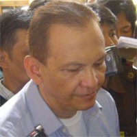 Sakit, Roy Marten Minta Penundaan Sidang