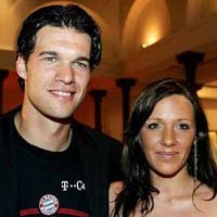 Ballack Kena Penalti Bandara