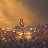 Aaah...Anggun, Kamu Komplit!