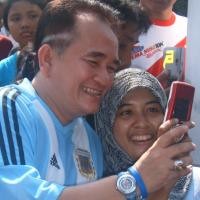 Pasca Gempa, Yogya Kebanjiran Artis