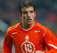 Van Basten Tenangkan Van der Vaart