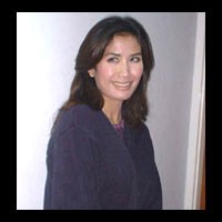 Nicky Astria Pakai Jilbab