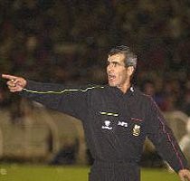 Wasit Argentina Pimpin Partai Pembuka