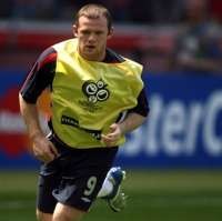 Beenhakker: Mainkan Rooney!