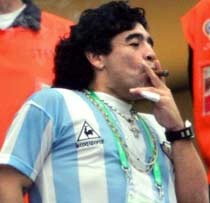 Argentina Menang, Maradona Ditilang