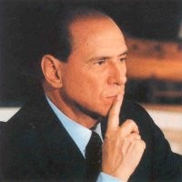 Berlusconi Pimpin AC Milan Lagi