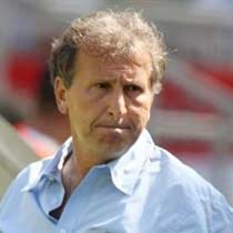 Zico Keluhkan Lini Depan