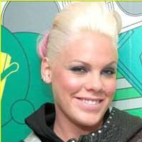 Pink dan Fantasi Nakalnya