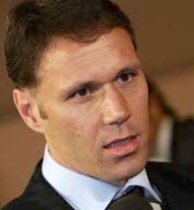 Van Basten Fokus ke Argentina