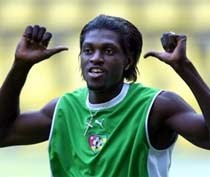 Adebayor Sementara Cuekin Henry