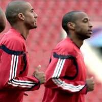 Domenech Siapkan Trez & Henry