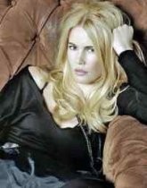 Piala Dunia Ancam Pernikahan Claudia Schiffer