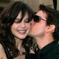Foto Anak Tom Cruise-Katie Holmes Tak Laku