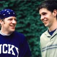 Banyak Kakak Pria? Hati-hati Jadi Gay!